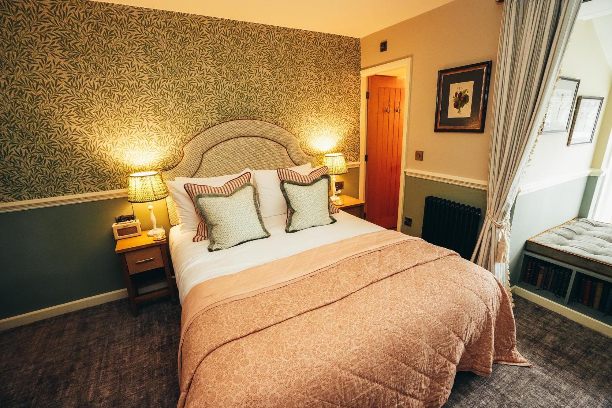 The Ashford Arms Hotel 4*